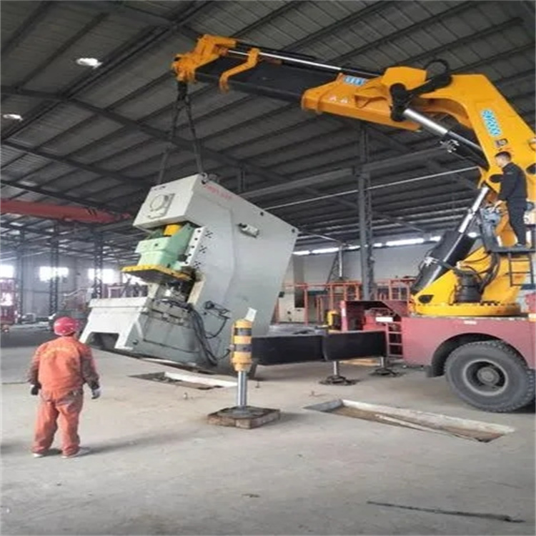 修文80吨折臂吊车出租附近电话