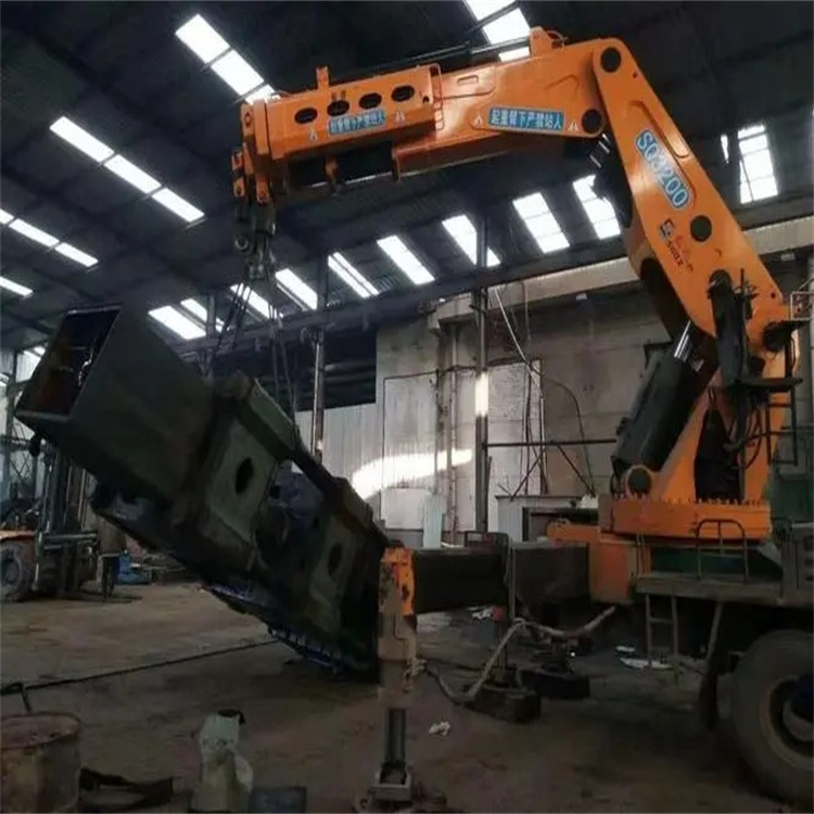 修文130吨折臂吊车出租吊机租赁附近电话