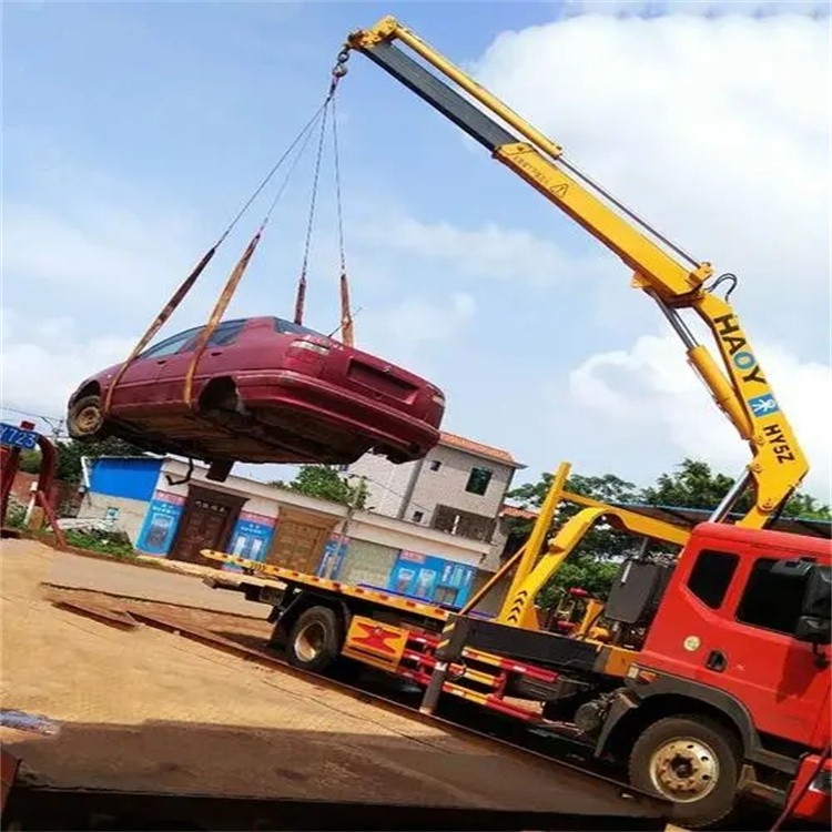 修文吊车吊汽车的正确方法